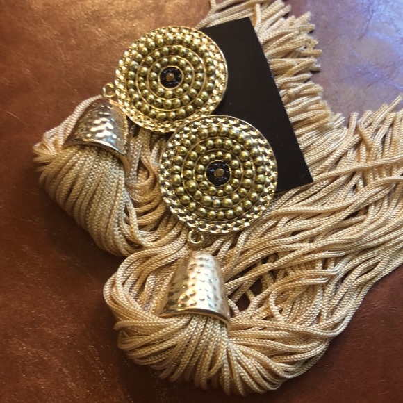 SOLD Oscar De La Renta-Style Earrings - Picture 5 of 5